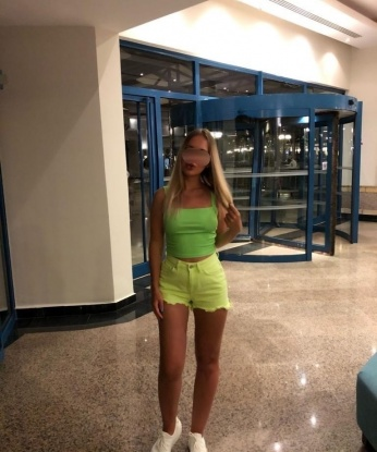 💋 Мое обаяние и нежность увлекут тебя в водоворот наслаждения. 💕
🌹 Мои услуги индивидуального сопровождения и развлечения превзойдут твои ожидания. Со мной ты забудешь о повседневной суете и окунешься в безудержный праздник страсти. 💃 Погрузись со мной в мир приятных ощущений и сексуального блаженства.
📸 Фото гарантированы, чтобы ты мог оценить мою роскошную внешность и сексуальные изгибы. 💯 Подтверждение моей независимости и красоты можно найти в отзывах моих довольных клиентов. Ты потеряешься в моих карих глазах и тонкой талии. 🌷
💼 Люблю проводить время с уверенными в себе мужчинами, готовыми расслабиться и почувствовать настоящее наслаждение. 🌹 Позволь себе эту роскошь и насладись нежностью моих прикосновений. Осталось только одно - прийти и испытать! 😉 Диночка