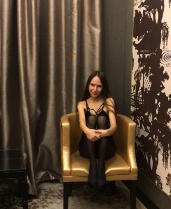 Живу в Москве и готова подарить тебе незабываемое время в моей компании.
💋 Я опытная и искусная любовница, которая знает, как доставить удовольствие. Будь то нежные ласки или страстные игры в постели, я обеспечу тебе незабываемые ощущения.
💕 Фото настоящие, отзывы довольных клиентов говорят сами за себя. Вместе мы окунемся в мир страсти и удовольствия, который ты никогда не забудешь.
😉 У меня есть много возможностей, чтобы удовлетворить твои самые горячие желания. Независимо от того, какие фантазии ты имеешь, я готова помочь им стать реальностью.
💼 За пределами спальни я умна и языком не повешена, так что можем поговорить на любые интересующие тебя темы. Я открыта и образована, и могу быть твоей идеальной спутницей на различных мероприятиях.
💎 Ты заслуживаешь только лучшее, и я здесь, чтобы сделать твои мечты ярче и жизнь запоминающейся. Позволь себе погрузиться в мир наслаждения со мной. Жду тебя в Москве для незабываемых встреч, которые оставят след в твоем сердце. 💋 Оксана